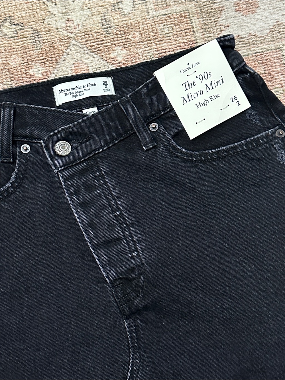 Woman’s NWTs Abercrombie & Fitch 90s Black Micro Mini Skirt